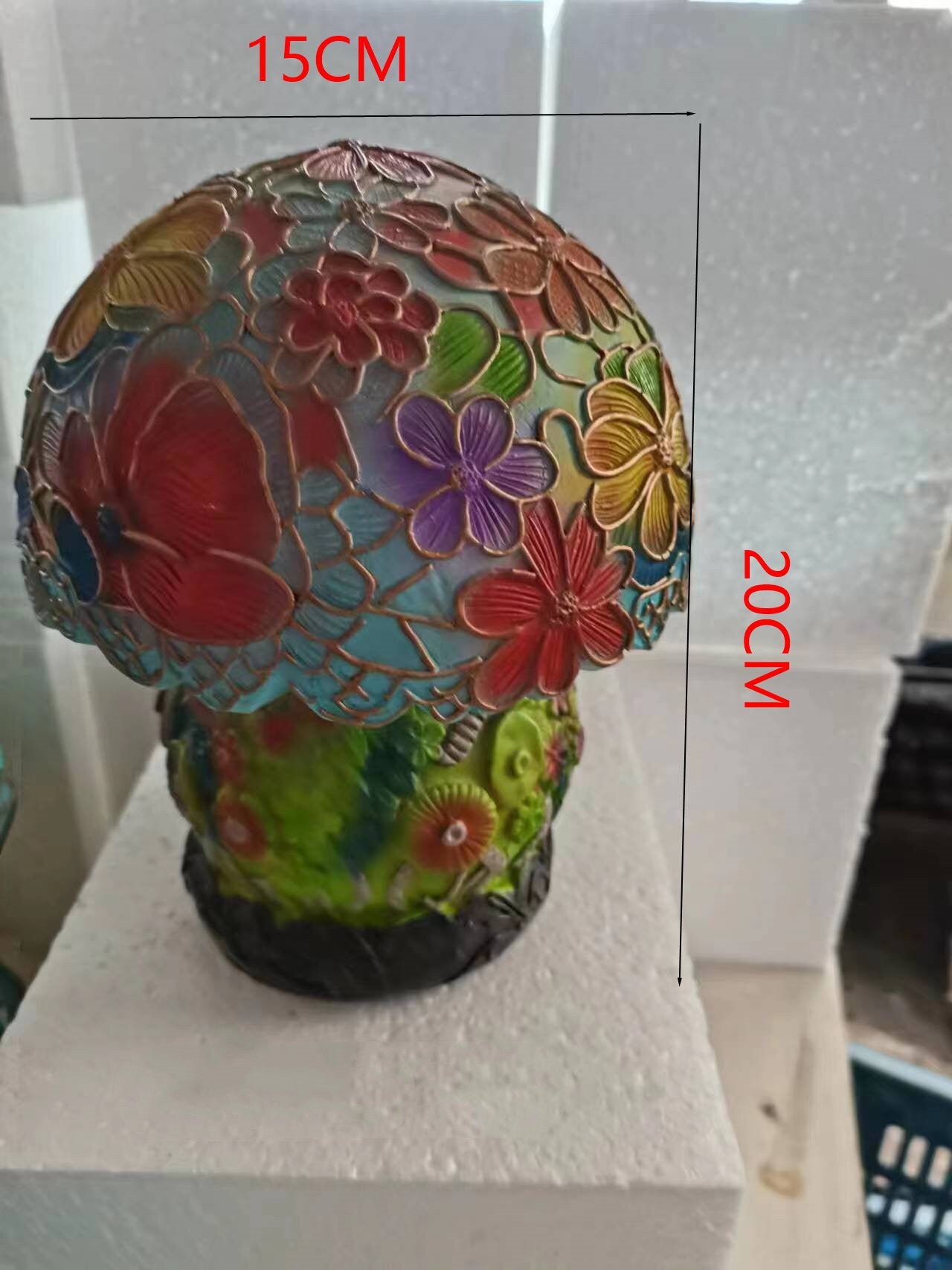 colored-glass-plant-series-table-lamp